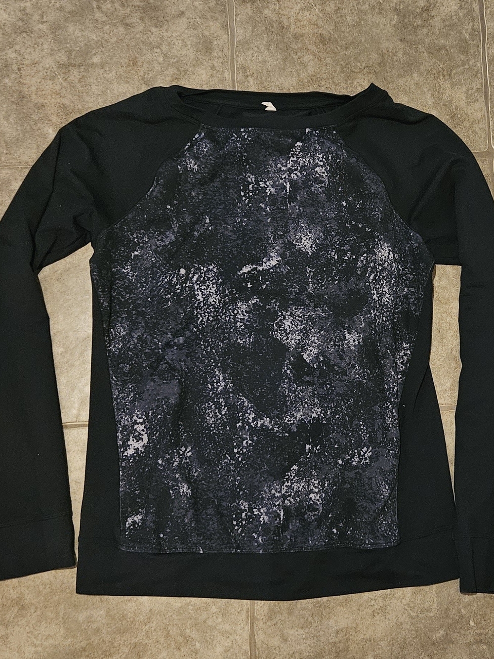 Women’s Black UA Long-Sleeve Medium